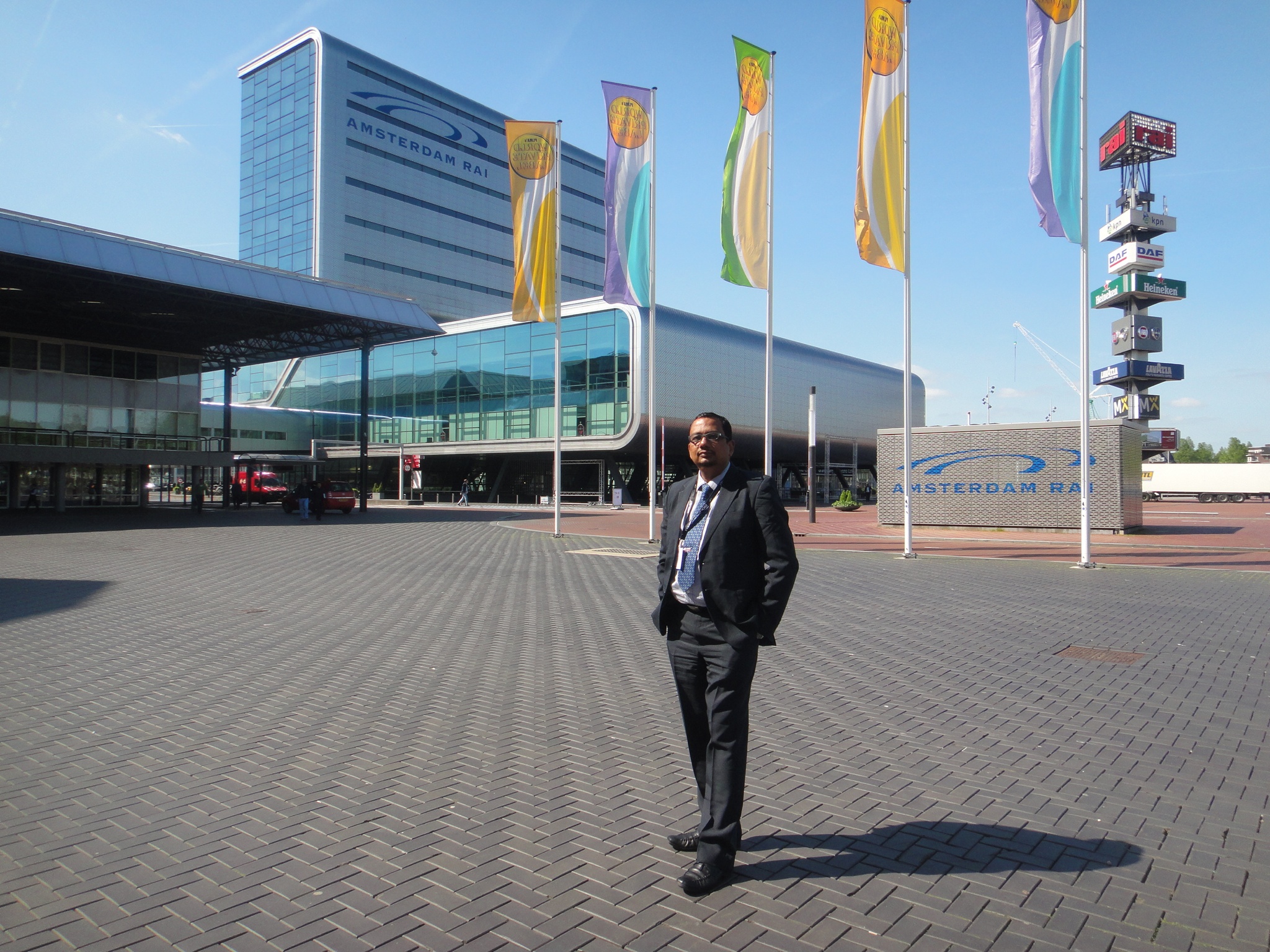 Dr Deepak Goyal and ESSKA 2014 Dr Goyal during European Meeting at Amsterdam