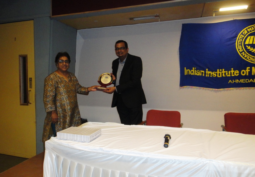 Dr Deepak Goyal Honored by IIMM